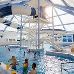 Home- Nearby Free Waterpark Access *