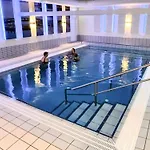 Holiday home Home- Nearby Free Waterpark Access