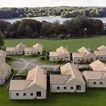 Home- Nearby Free Waterpark Access Holiday home *