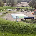 Home- Nearby Free Waterpark Access *