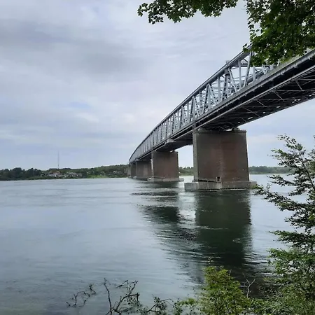 Home- Nearby Free Waterpark Access *