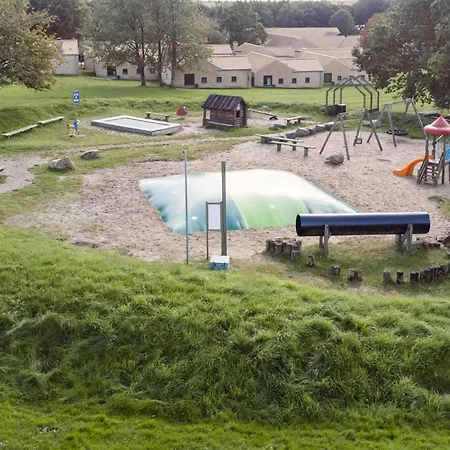 Home- Nearby Free Waterpark Access Миддельфарт